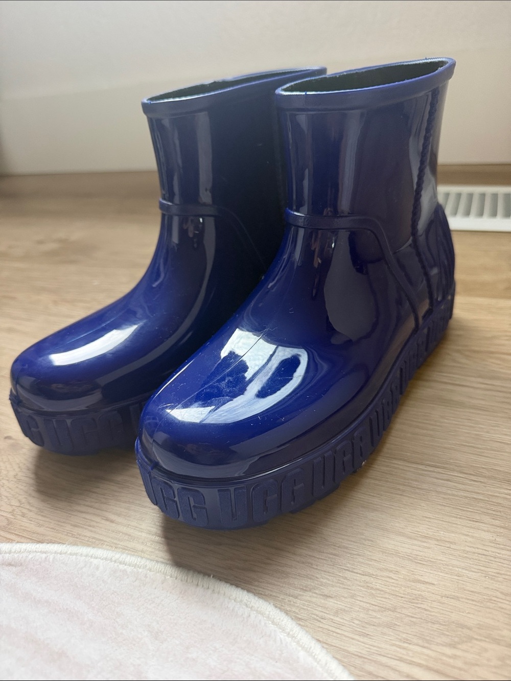 UGG Glossy Navy Kids Rain Boots
